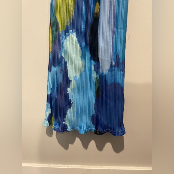 PrettyLittleThing Blue and White Bodycon Maxi Dress - Picture 9 of 11